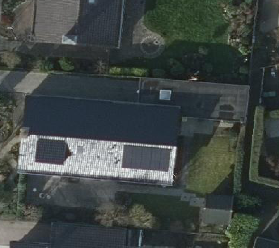 True ortho luchtfoto van Zuid-Beijerland met zicht op woning