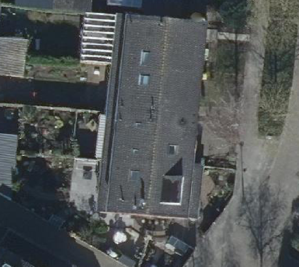 True ortho luchtfoto van Oud-Beijerland met zicht op woning