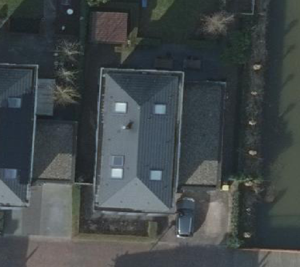 True ortho luchtfoto van Numansdorp met zicht op woning