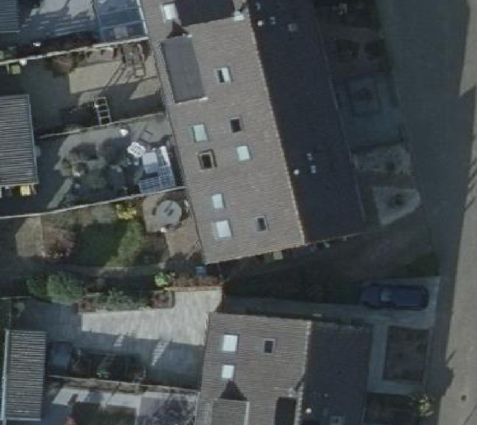 True ortho luchtfoto van Numansdorp met zicht op woning
