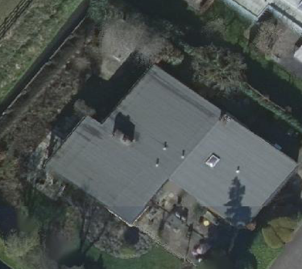 True ortho luchtfoto van Maasdam met zicht op woning