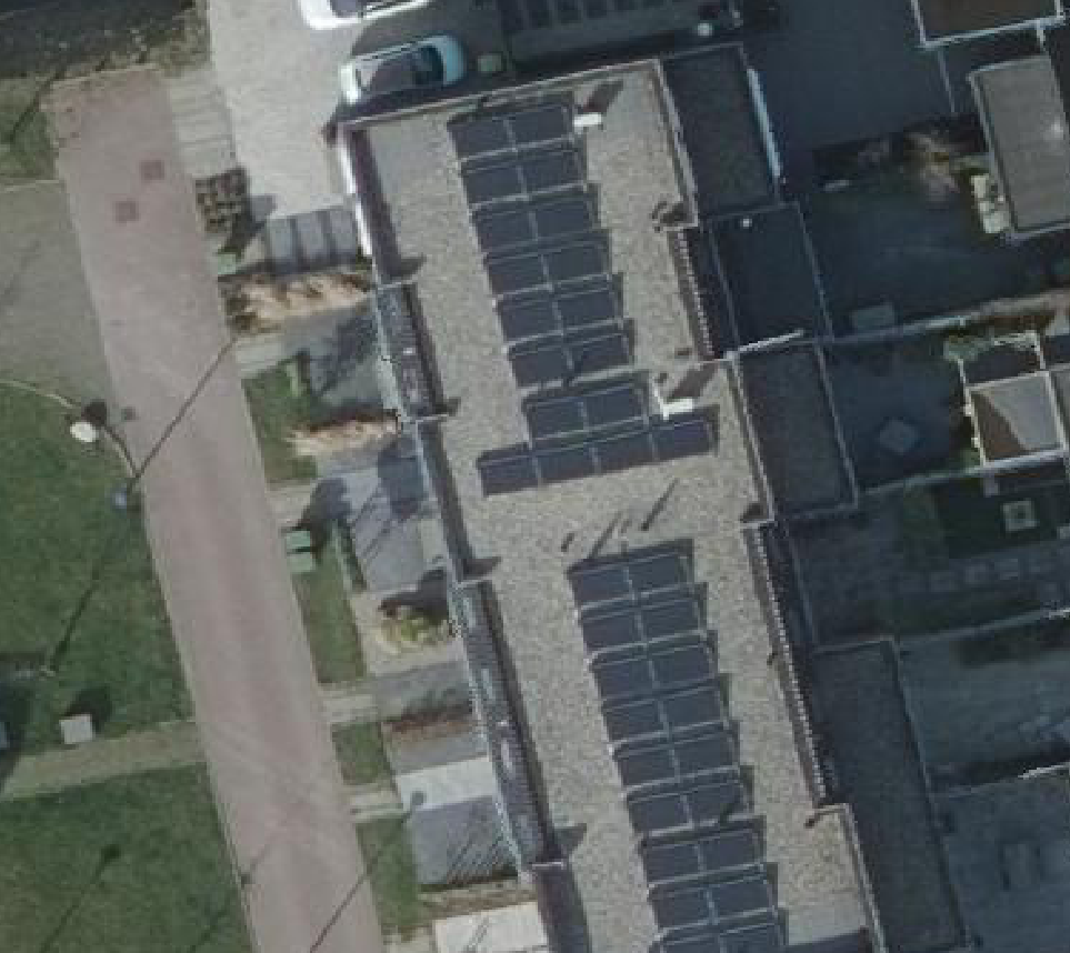 True ortho luchtfoto van Numansdorp met zicht op woning