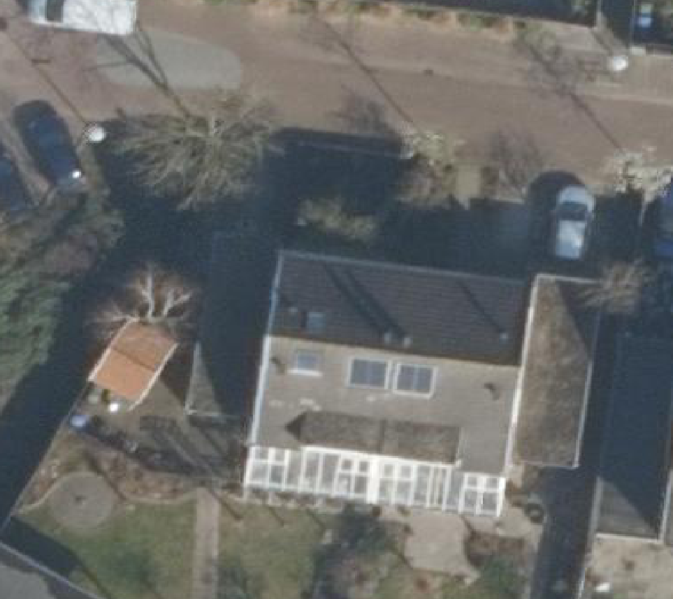 True ortho luchtfoto van Alphen aan den Rijn met zicht op woning