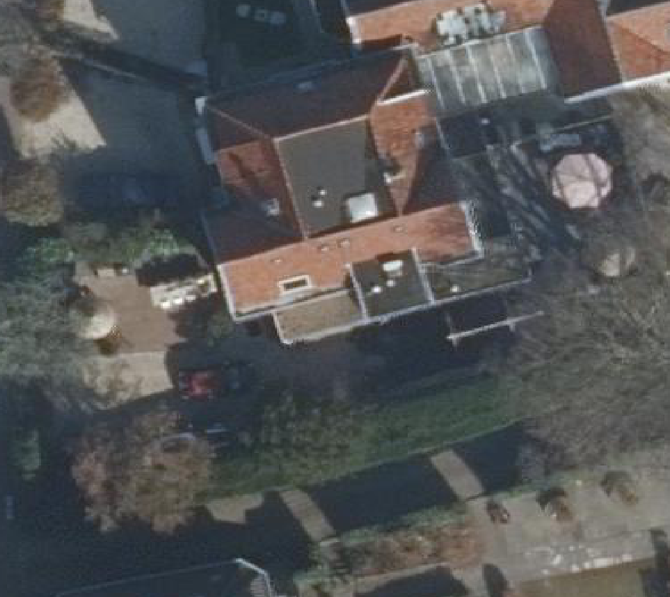 True ortho luchtfoto van Alphen aan den Rijn met zicht op woning
