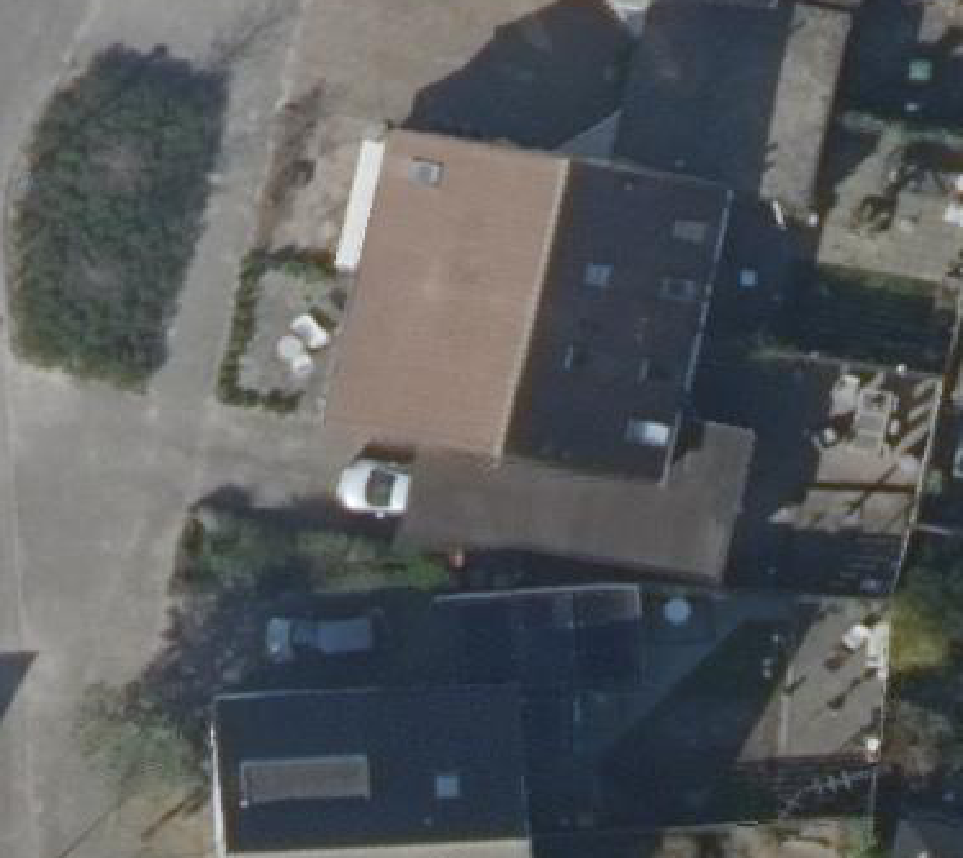 True ortho luchtfoto van Tuitjenhorn met zicht op woning