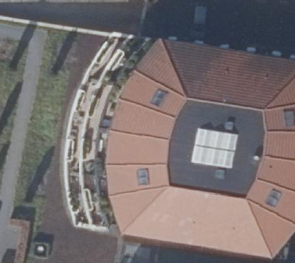 True ortho luchtfoto van Bergen (Nh) met zicht op woning