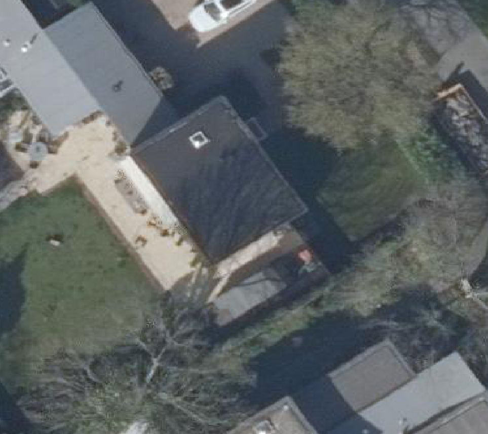 True ortho luchtfoto van Bergen (Nh) met zicht op woning