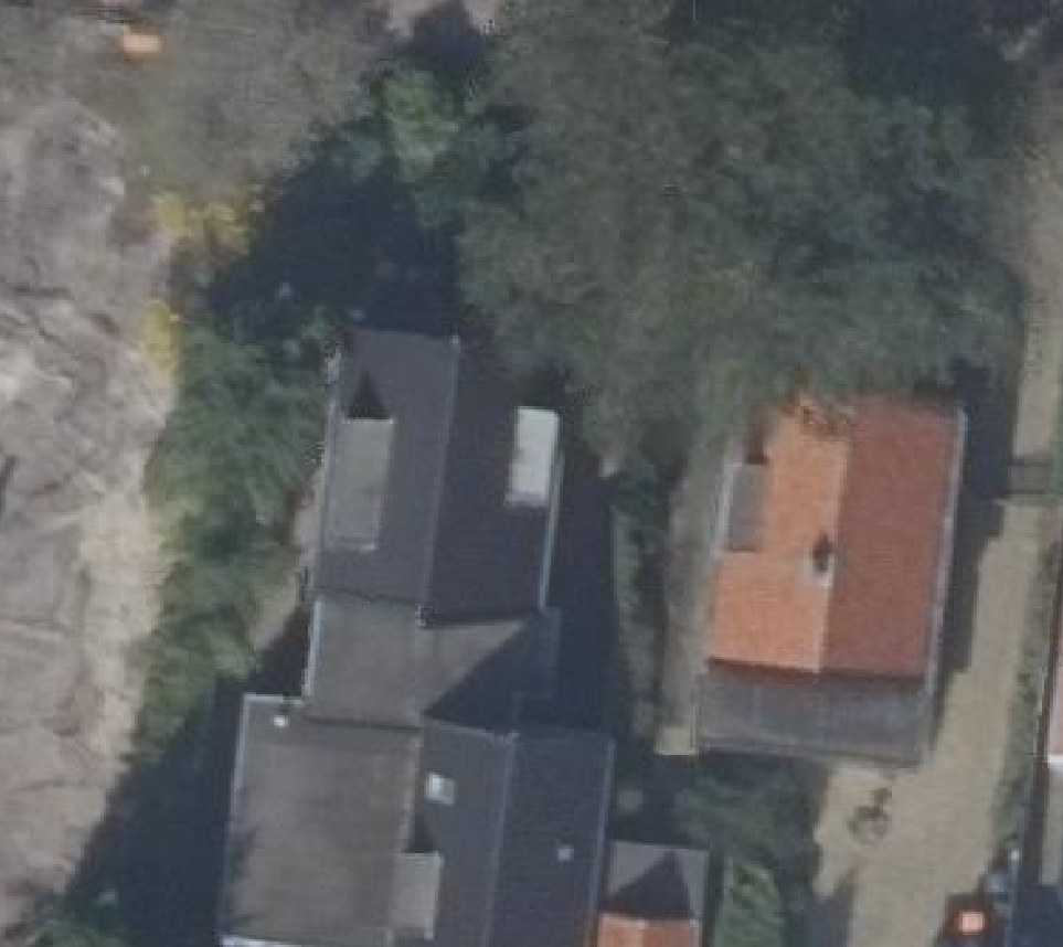 True ortho luchtfoto van Bergen (Nh) met zicht op woning