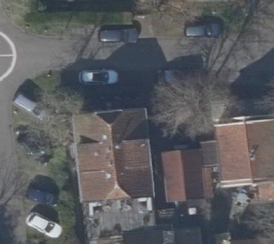True ortho luchtfoto van Bergen (Nh) met zicht op woning