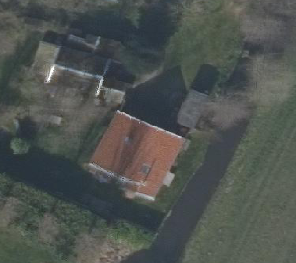 True ortho luchtfoto van Bergen (Nh) met zicht op woning