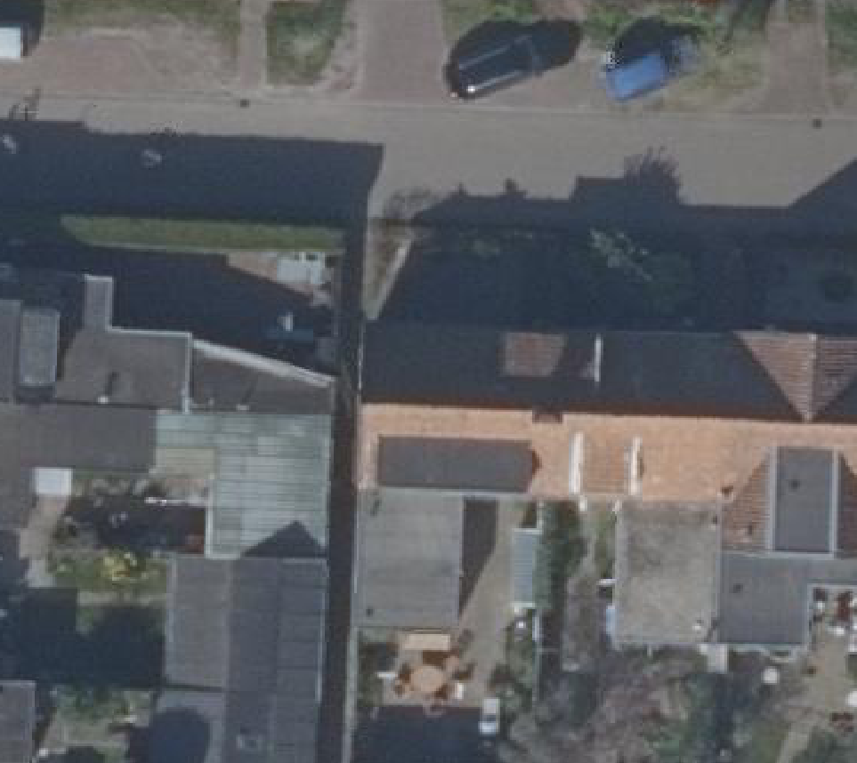 True ortho luchtfoto van Bergen (Nh) met zicht op woning