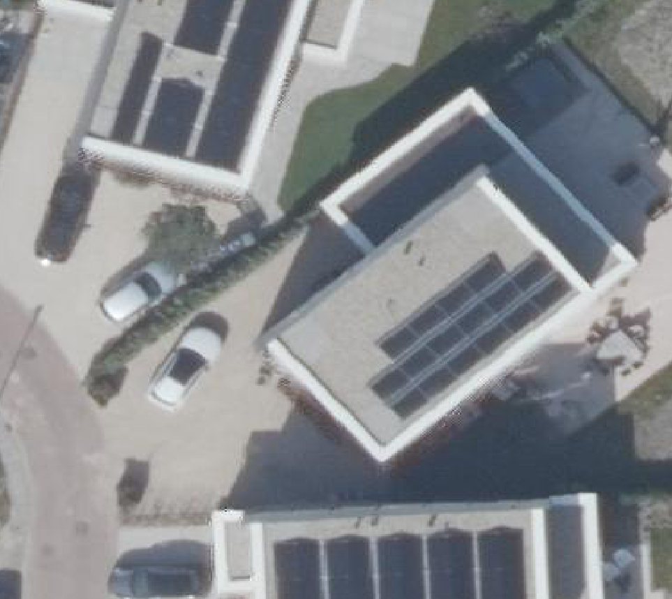 True ortho luchtfoto van Bergen (Nh) met zicht op woning