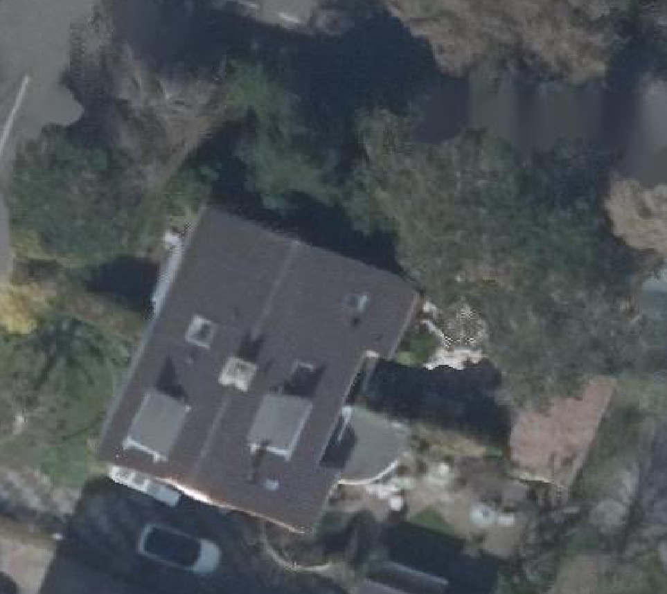 True ortho luchtfoto van Bergen (Nh) met zicht op woning