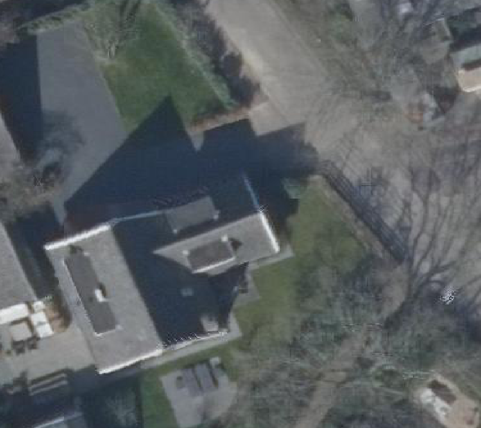 True ortho luchtfoto van Bergen (Nh) met zicht op woning