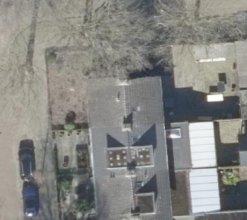 True ortho luchtfoto van Bakel met zicht op woning