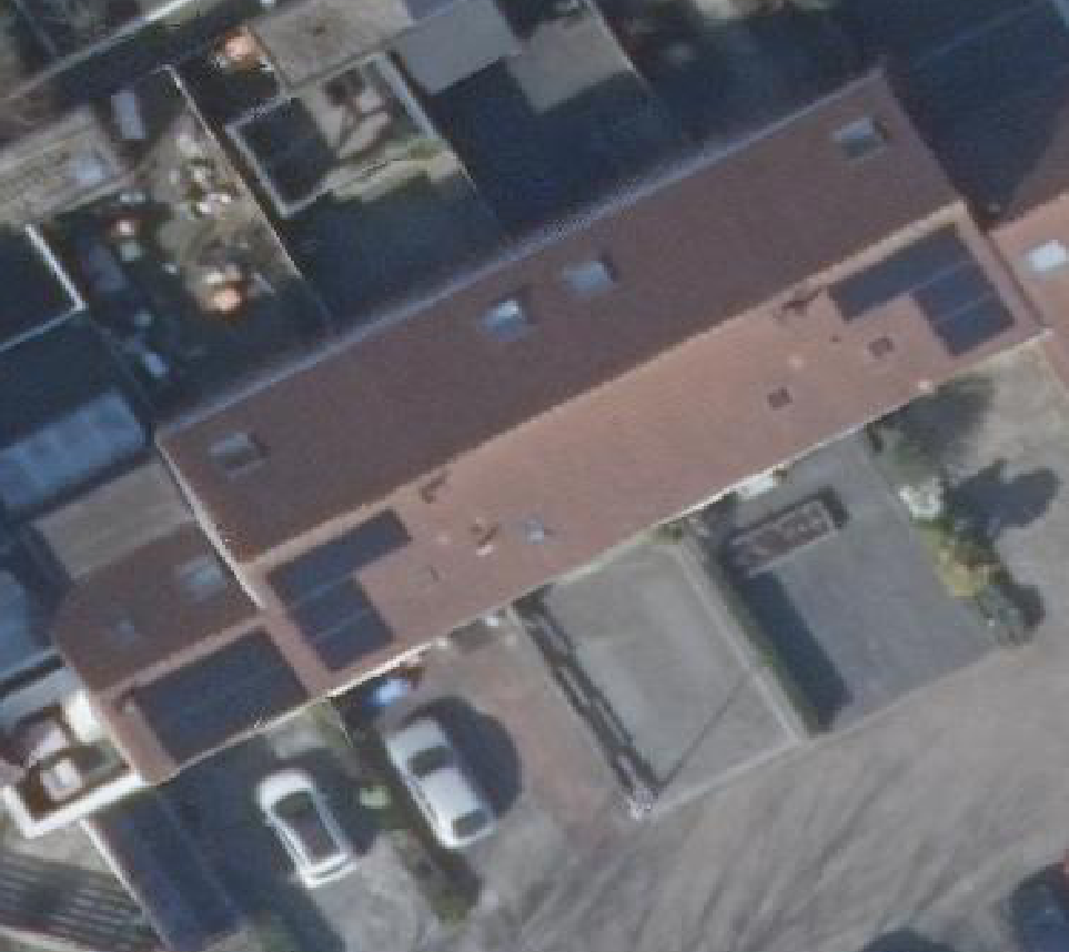 True ortho luchtfoto van Heemskerk met zicht op woning