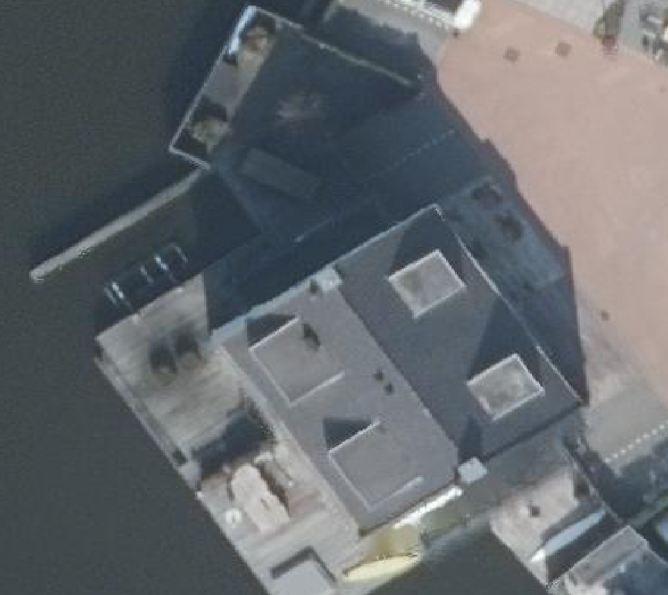 True ortho luchtfoto van Loosdrecht met zicht op woning
