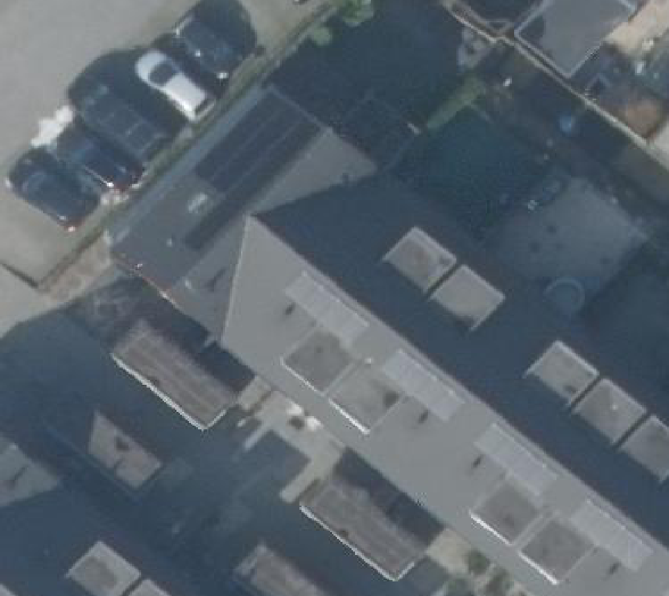 True ortho luchtfoto van Zwanenburg met zicht op woning