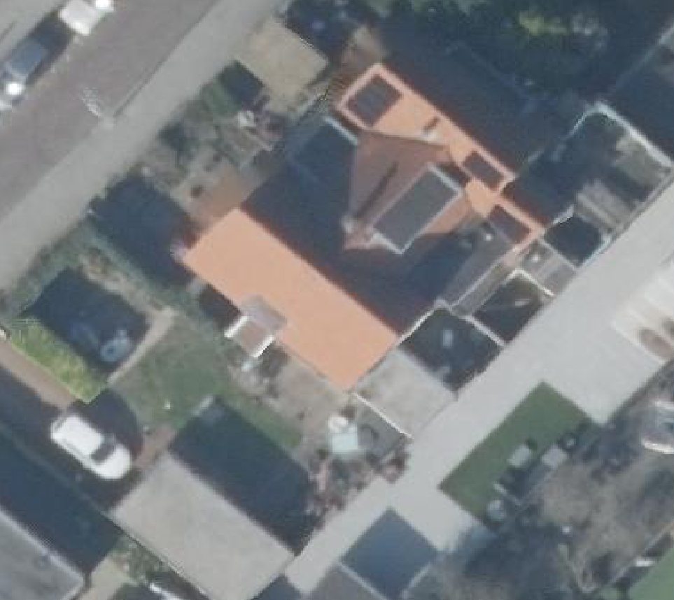 True ortho luchtfoto van Zwanenburg met zicht op woning