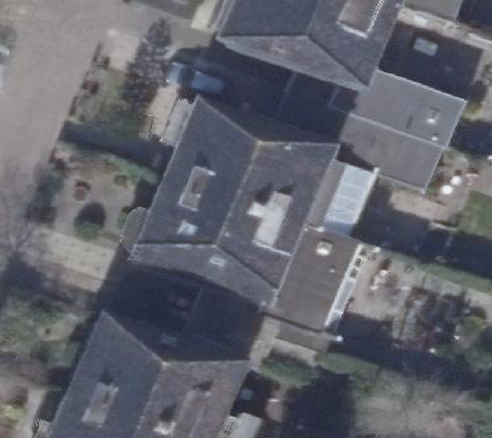True ortho luchtfoto van Heiloo met zicht op woning