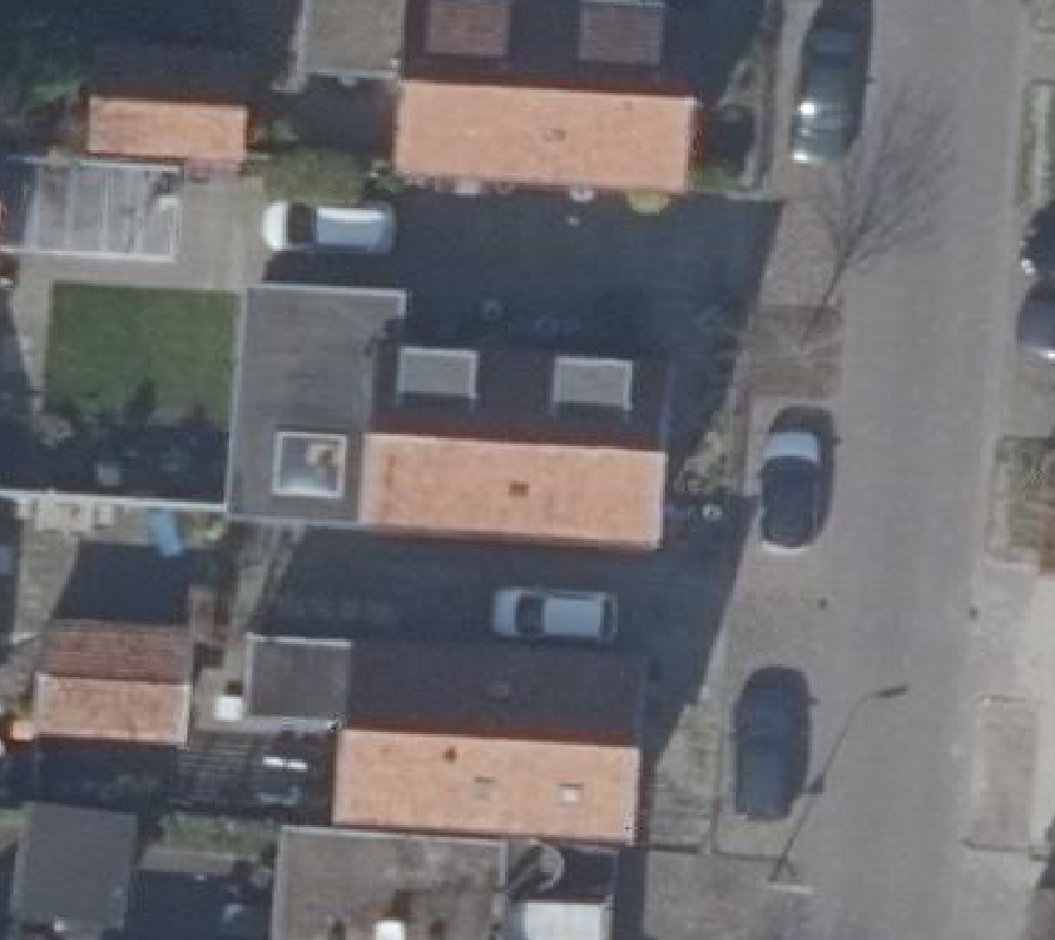 True ortho luchtfoto van Bergen (Nh) met zicht op woning