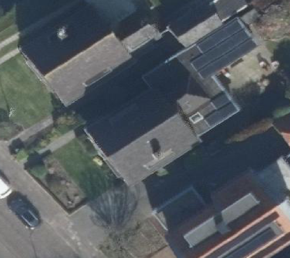 True ortho luchtfoto van Soest met zicht op woning