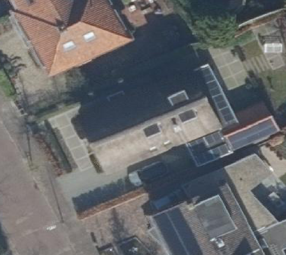 True ortho luchtfoto van Soest met zicht op woning