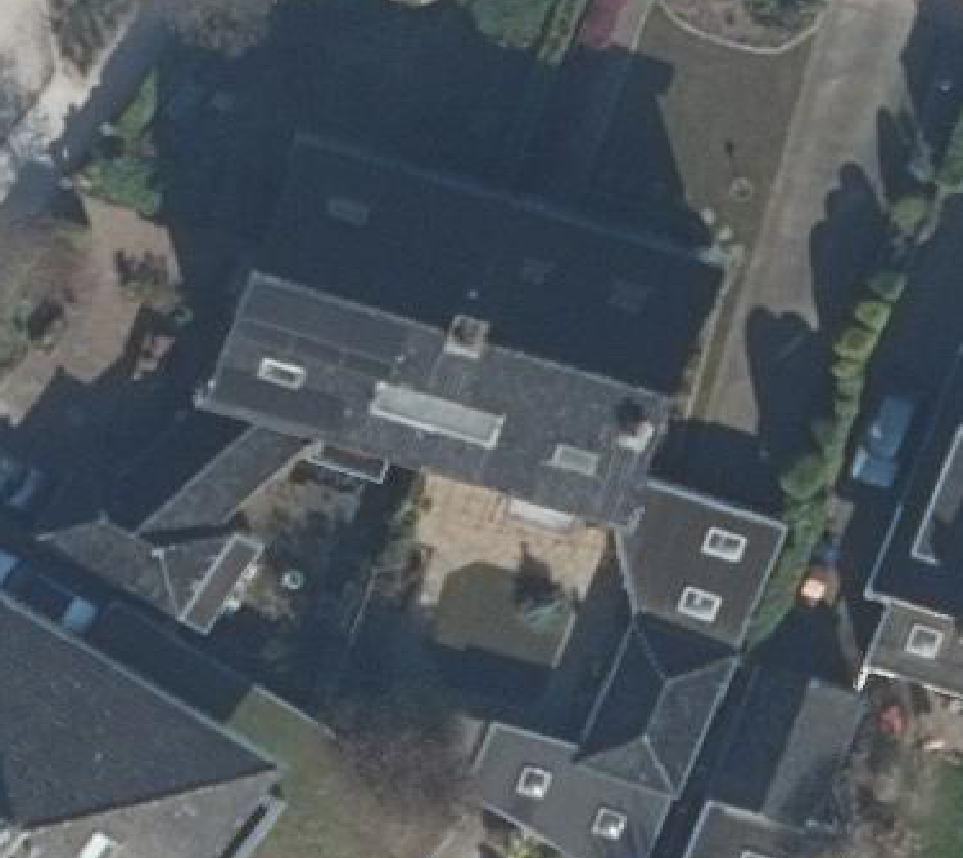 True ortho luchtfoto van Soest met zicht op woning