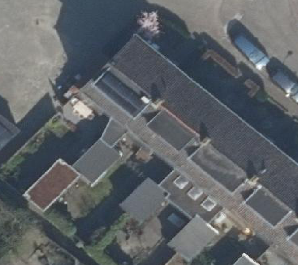 True ortho luchtfoto van Soest met zicht op woning