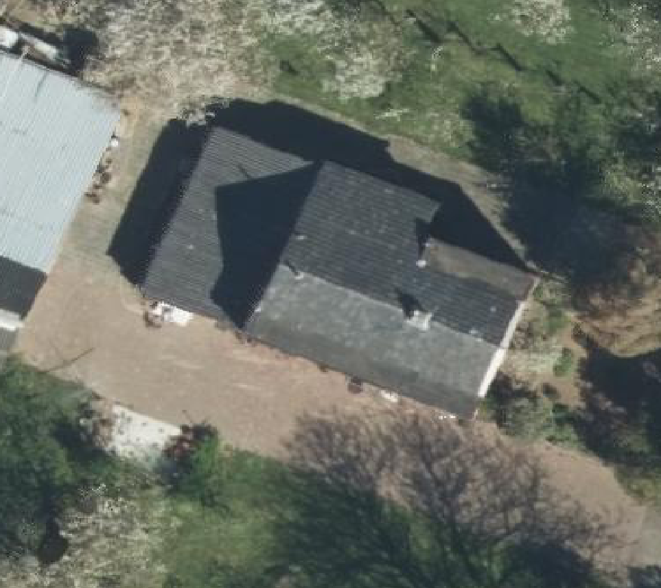 True ortho luchtfoto van Tiel met zicht op woning
