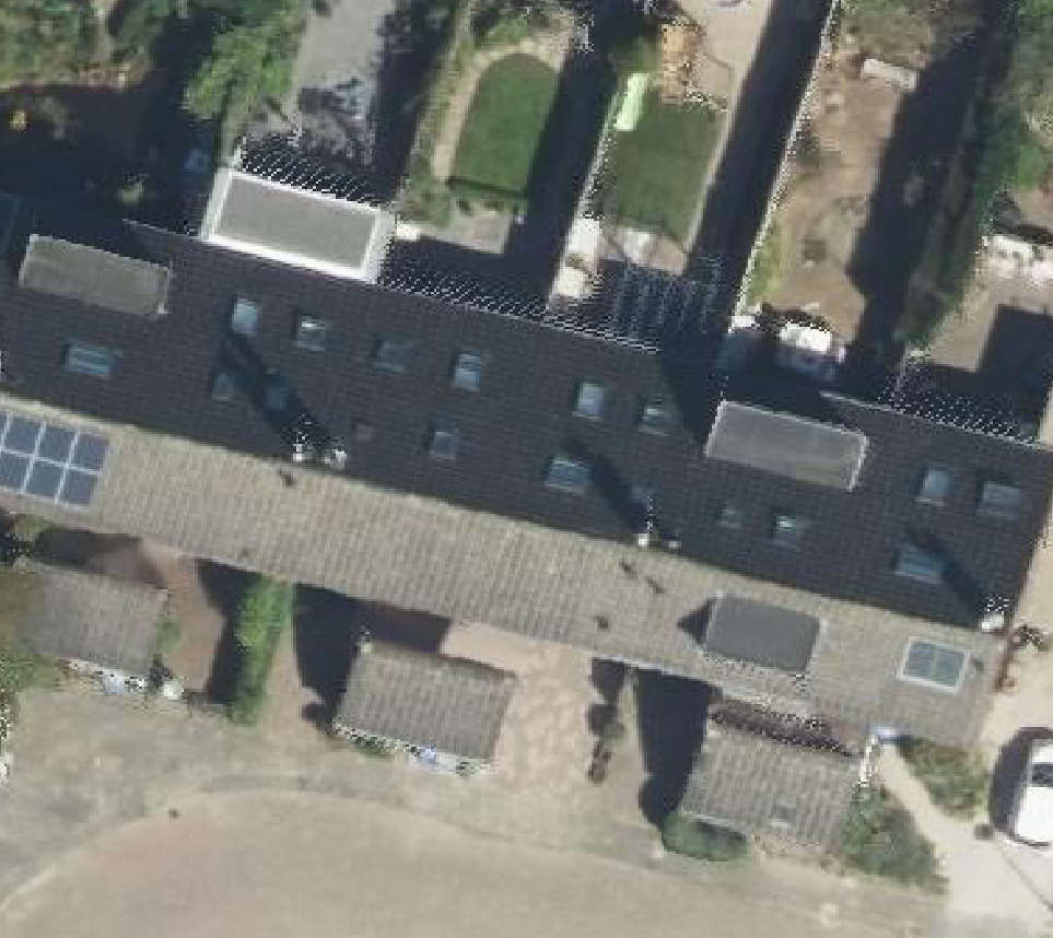 True ortho luchtfoto van Tiel met zicht op woning