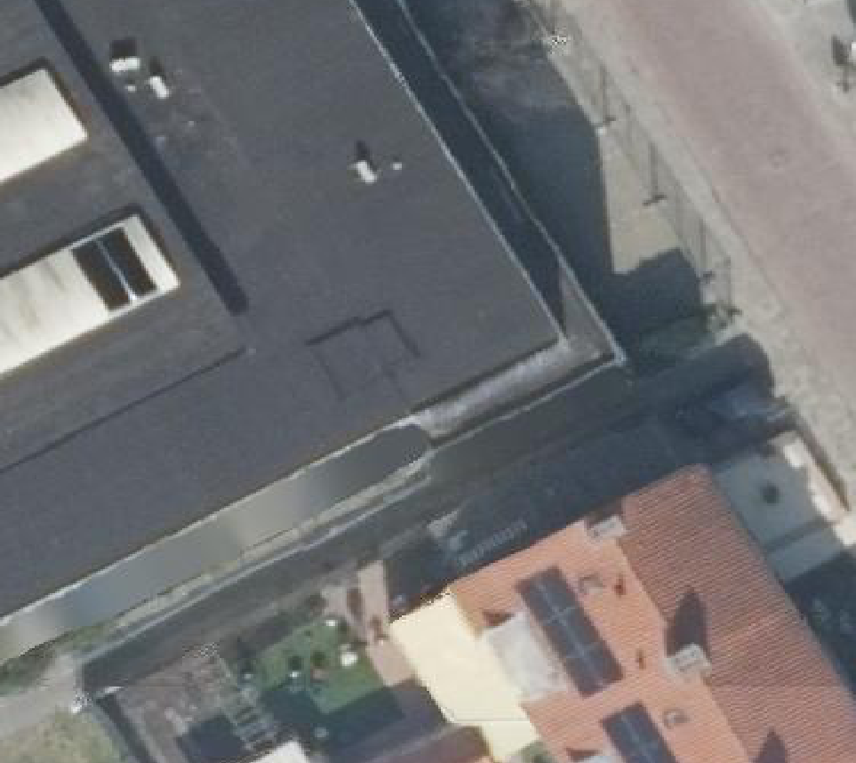 True ortho luchtfoto van Baarn met zicht op woning