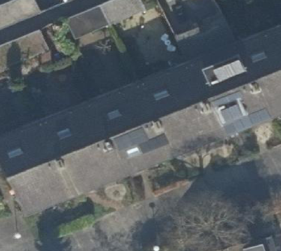 True ortho luchtfoto van Baarn met zicht op woning