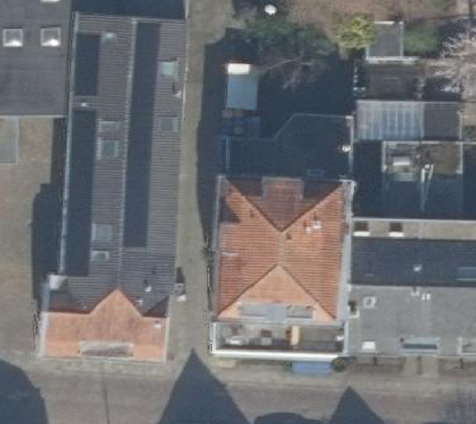 True ortho luchtfoto van Baarn met zicht op woning