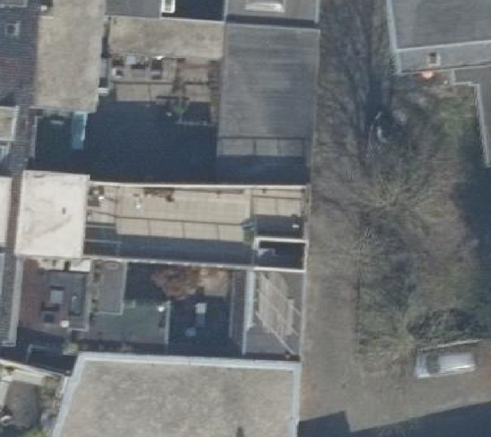 True ortho luchtfoto van Baarn met zicht op woning