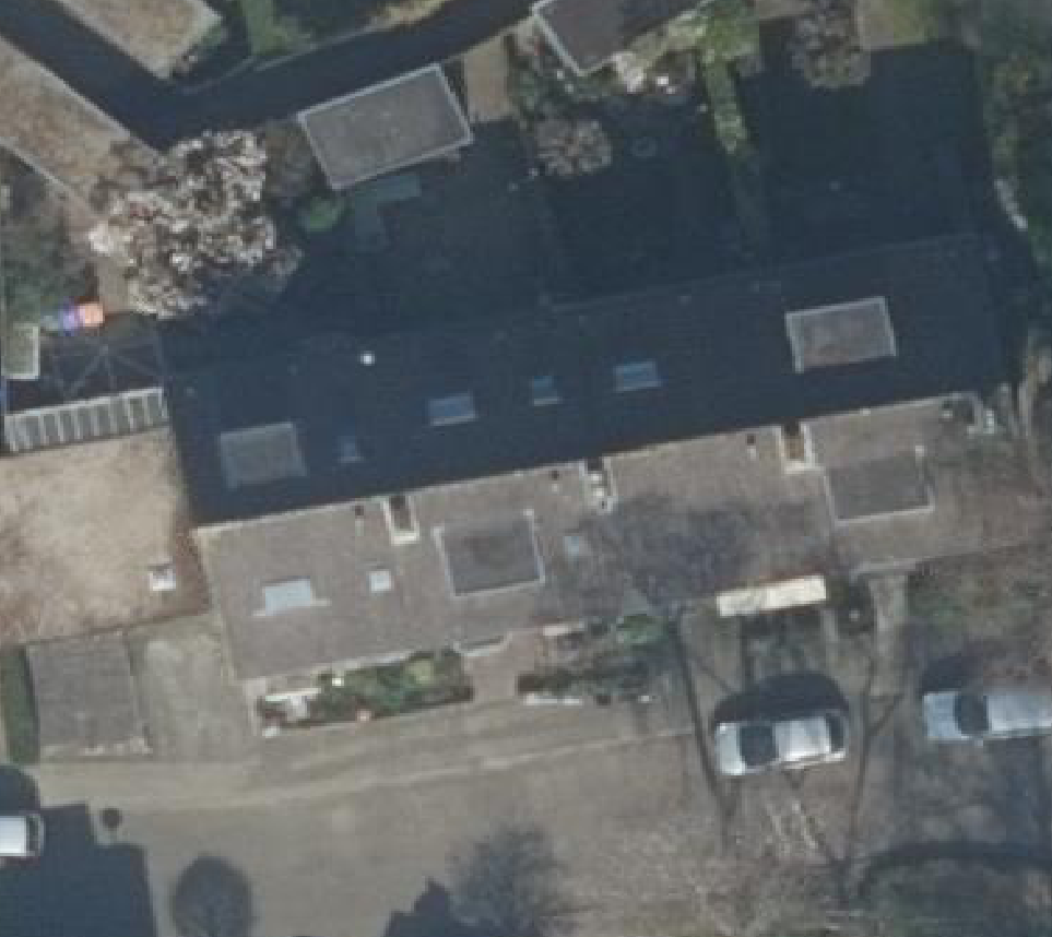 True ortho luchtfoto van Baarn met zicht op woning