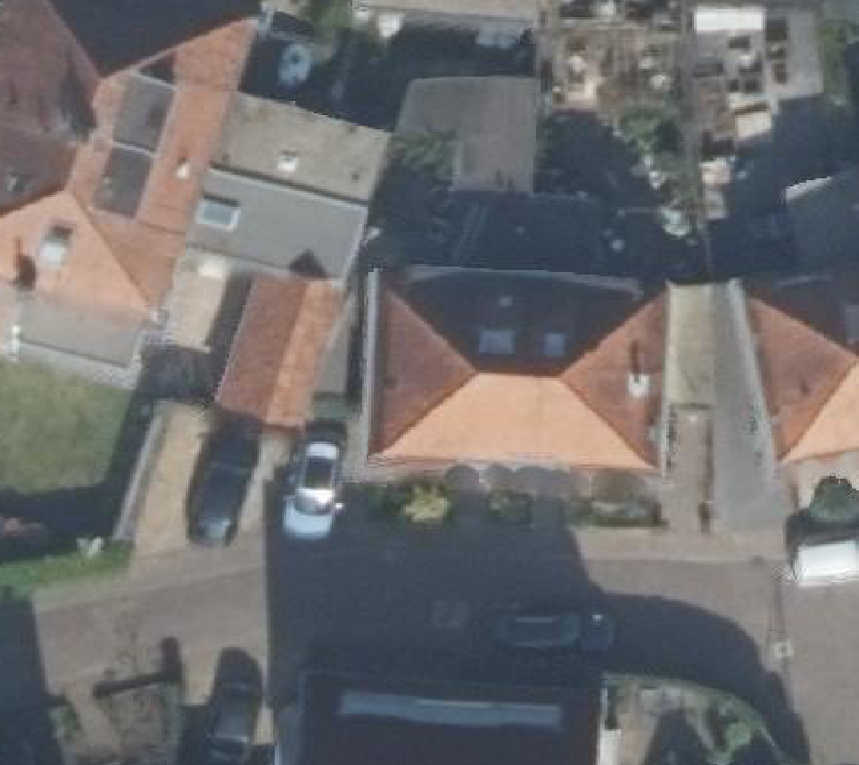 True ortho luchtfoto van Baarn met zicht op woning