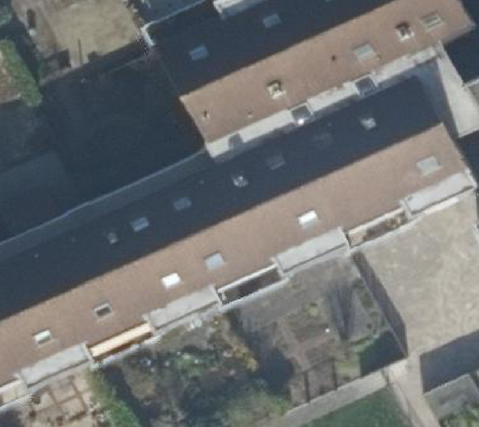 True ortho luchtfoto van Baarn met zicht op woning
