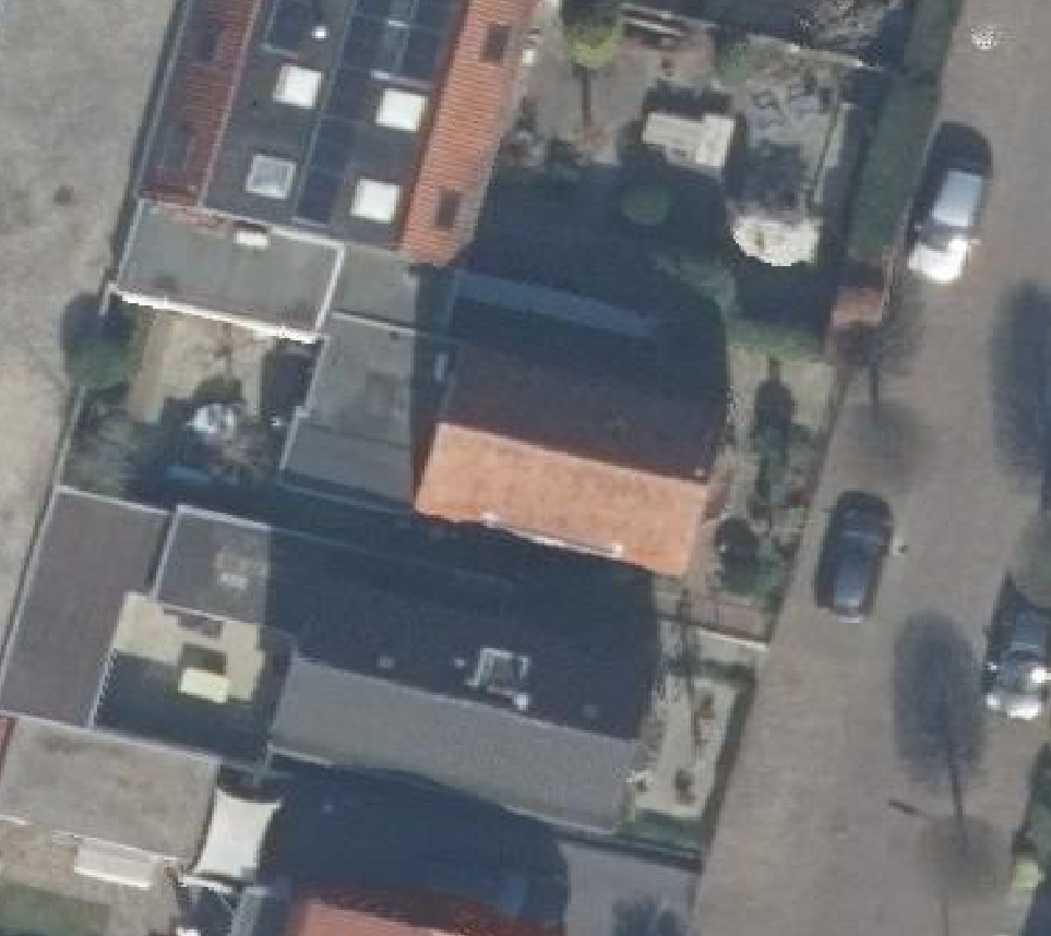 True ortho luchtfoto van Baarn met zicht op woning