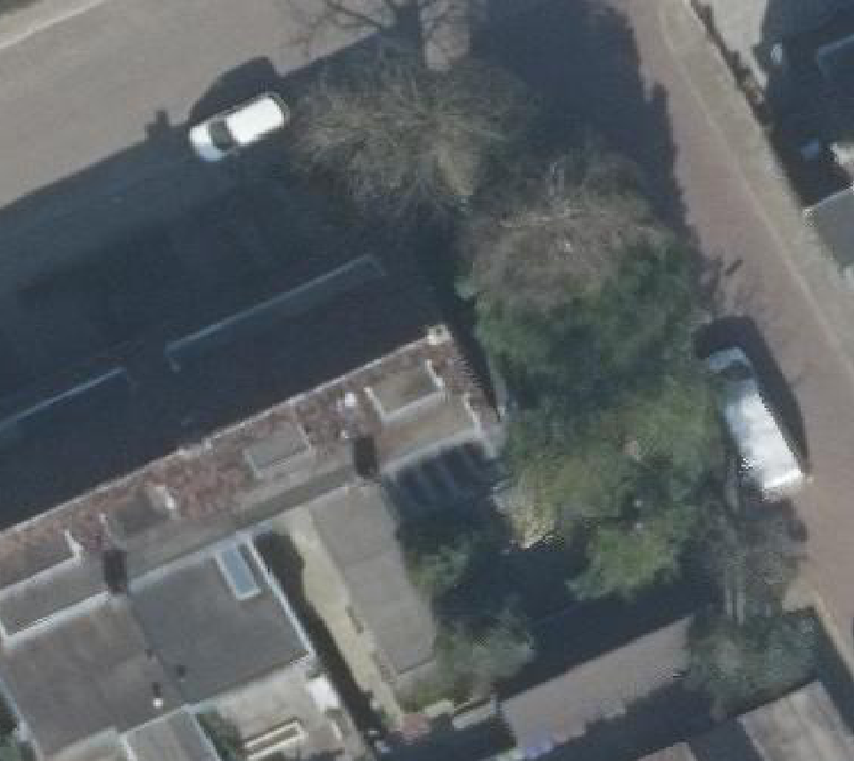 True ortho luchtfoto van Baarn met zicht op woning