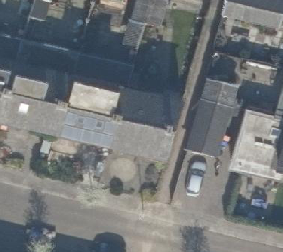 True ortho luchtfoto van Baarn met zicht op woning