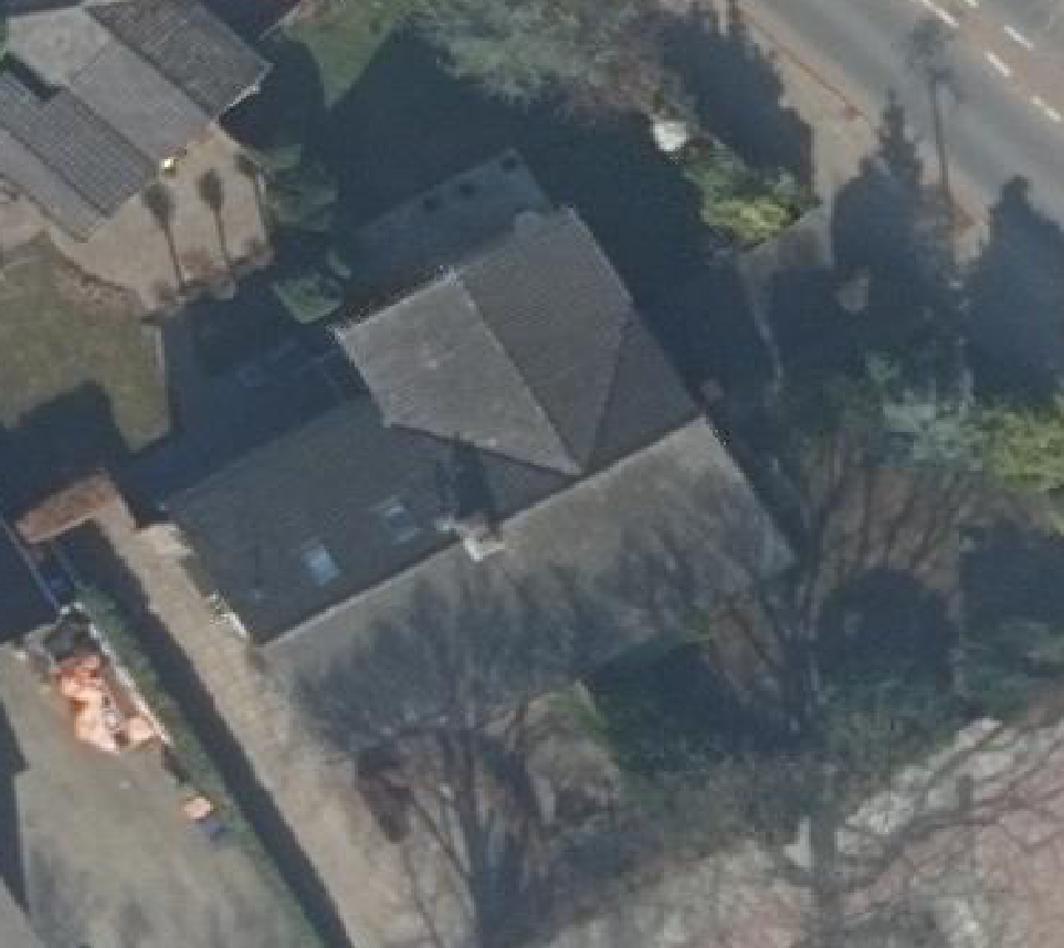 True ortho luchtfoto van Baarn met zicht op woning