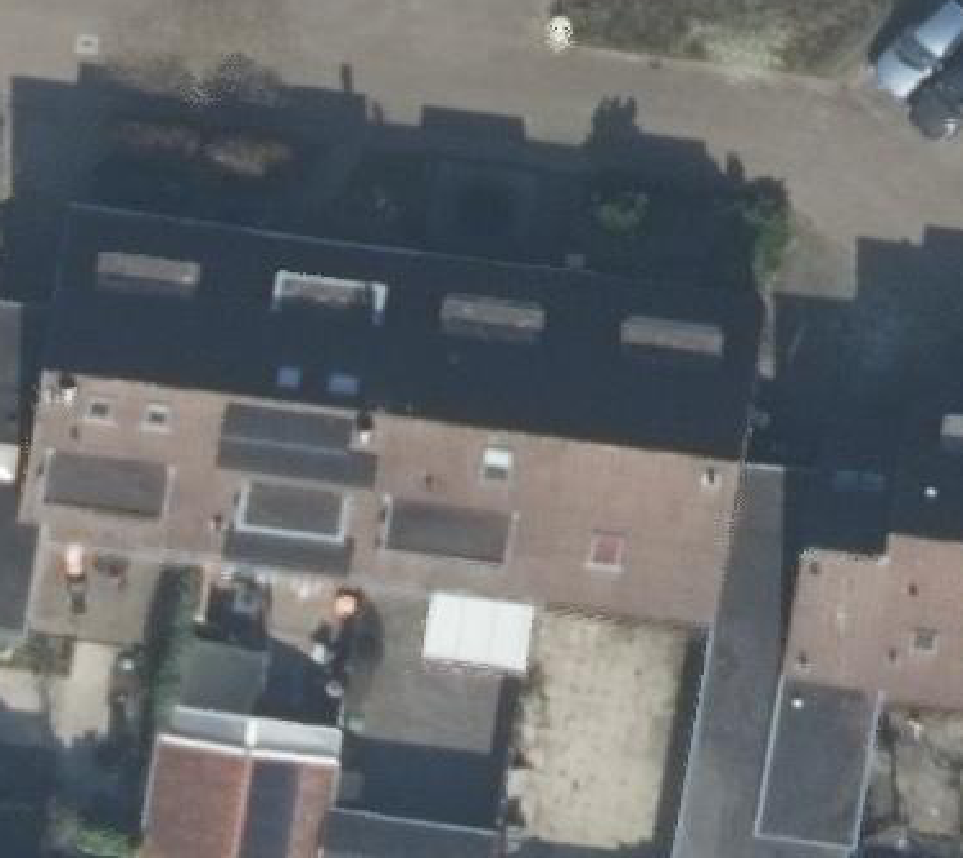 True ortho luchtfoto van Baarn met zicht op woning
