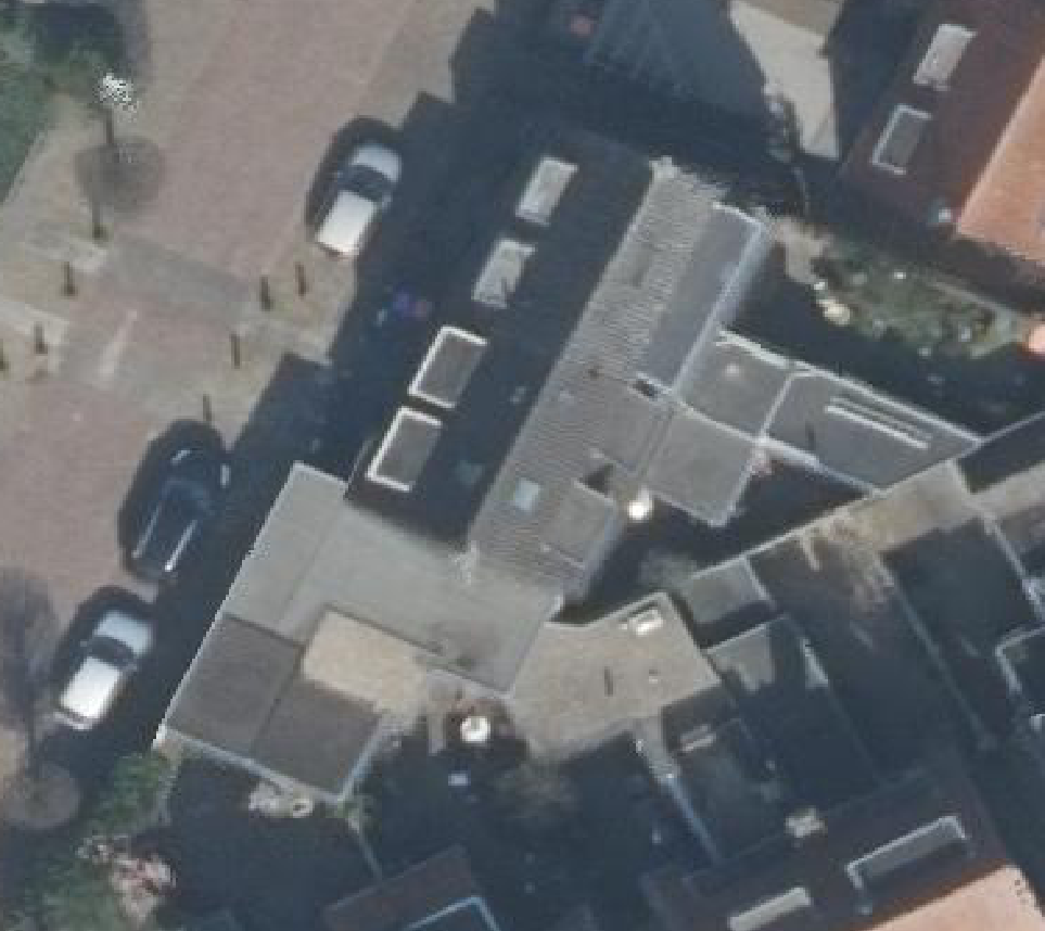 True ortho luchtfoto van Baarn met zicht op woning