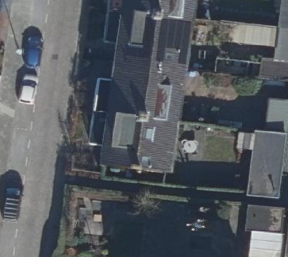 True ortho luchtfoto van Hendrik-Ido-Ambacht met zicht op woning