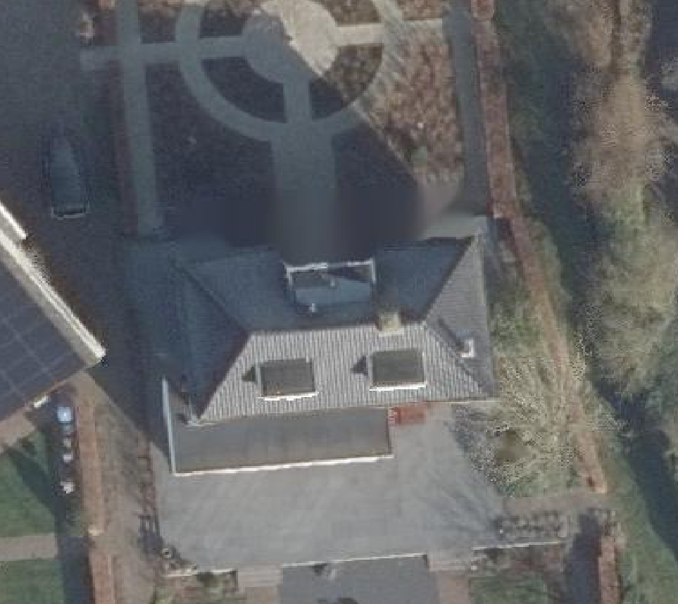 True ortho luchtfoto van Varik met zicht op woning