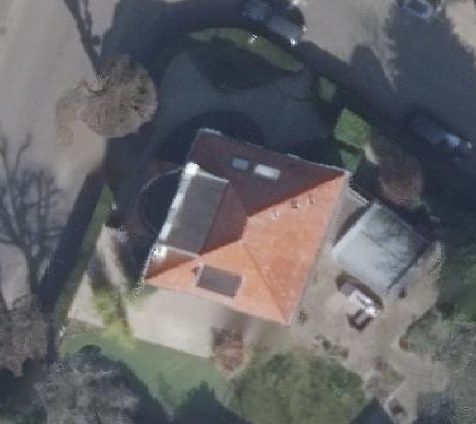 True ortho luchtfoto van Bussum met zicht op woning