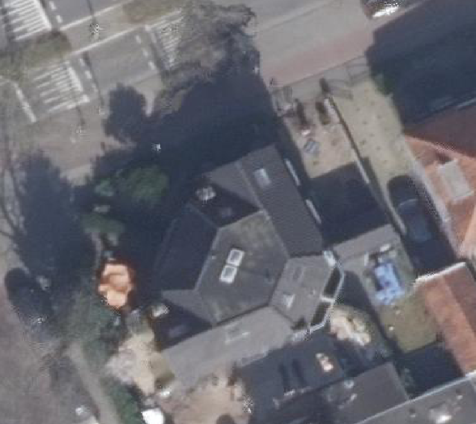 True ortho luchtfoto van Bussum met zicht op woning