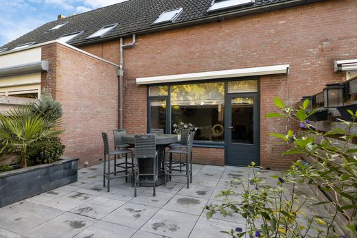 Klik op de foto om te vergroten