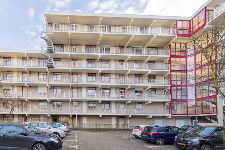Zeswegenlaan 242, door LWM verkocht
